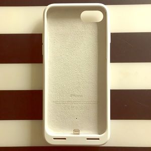 Apple iPhone 7 charging case